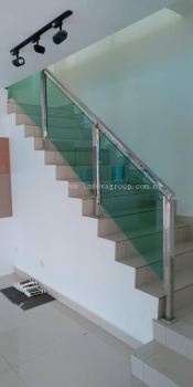 Stainless Steel Handrail with laminated Glass H001