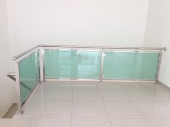 Stainless Steel Handrail with Laminated Glass H004