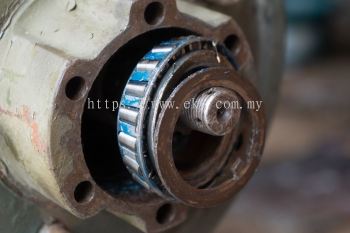 Electric Motor Bearing Shaft Inspection