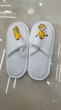 KIDS SLIPPER