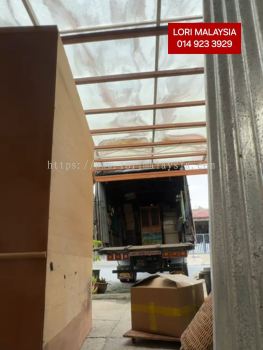 LORI BUANG BARANG BERTAM