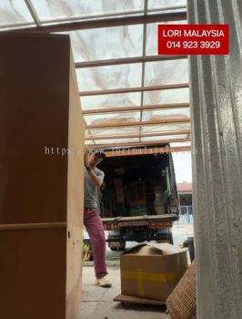 LORI BUANG BARANG BERUAS