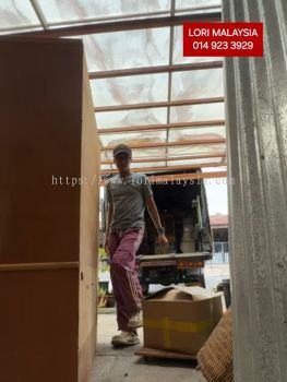 LORI BUANG BARANG BOTA