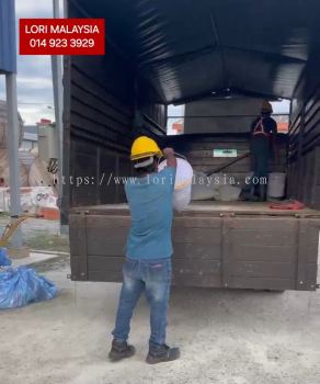 LORI BUANG BARANG JELUTONG