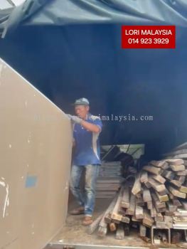 LORI BUANG BARANG SITIAWAN