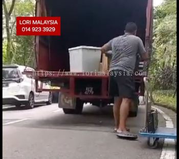 LORI ANGKAT BARANG BANDAR PENAWAR
