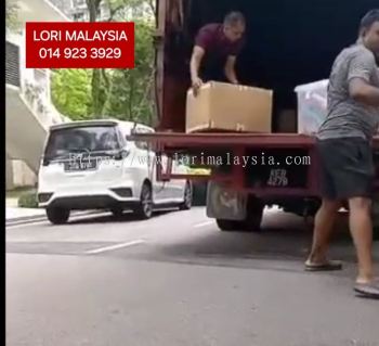 LORI ANGKAT BARANG BANDAR TASIK SELATAN