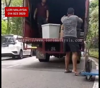 LORI ANGKAT BARANG BANTING