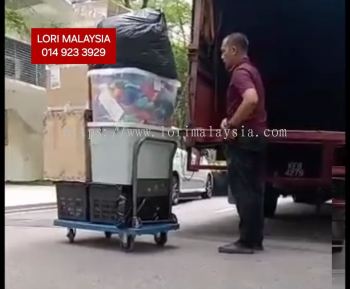 LORI ANGKAT BARANG BEHRANG