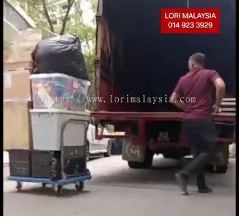 LORI ANGKAT BARANG BERA
