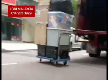 LORI ANGKAT BARANG BERANANG