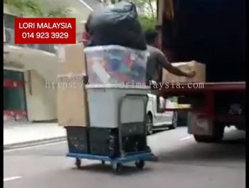 LORI ANGKAT BARANG BERCHAM
