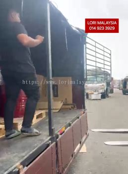 LORI ANGKAT BARANG MORIB