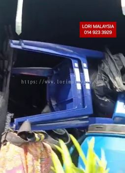 LORI ANGKAT BARANG PENGKALAN KUBOR