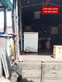 LORI ANGKAT BARANG RAWANG