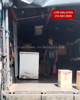 LORI ANGKAT BARANG RELAU
