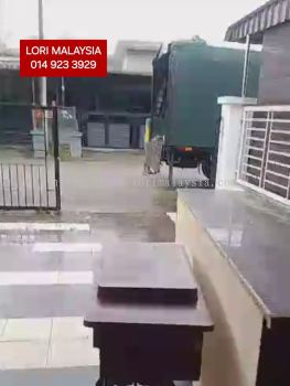 LORI ANGKAT BARANG SUNGAI PELEK