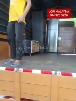BUANG PERABOT TANJUNG KARANG