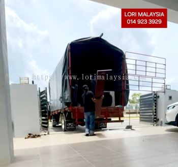 BUANG PERABOT RUMAH BENUT