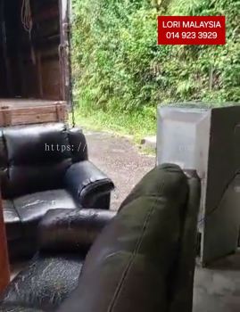 BUANG PERABOT RUMAH KAMPUNG GAJAH