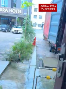 BUANG PERABOT RUMAH KELAPA SAWIT