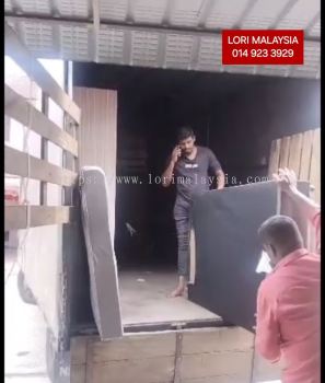 BUANG PERABOT RUMAH LARKIN