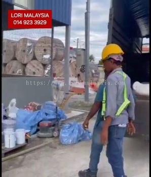 BUANG PERABOT RUMAH SIMPANG RENGGAM