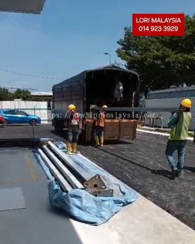 BUANG PERABOT PEJABAT MALURI