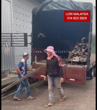 17FT LORRY RENTAL SINGAPORE TO JELUTONG