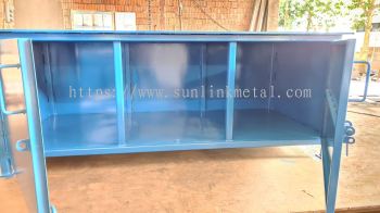 Blue Painted Metal Workbench Fabrication