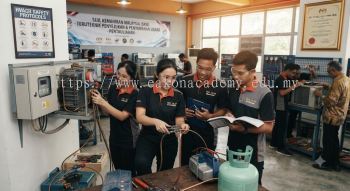 Professional refrigeration installation training