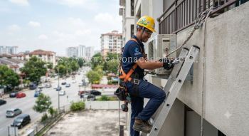aircond installer safety gear for height work