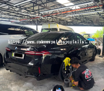 BMW i5 - 4