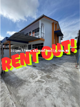 Lorong Tuah 双层排屋角头间出租 Corner double-storey terrace house for rent @ Sibu