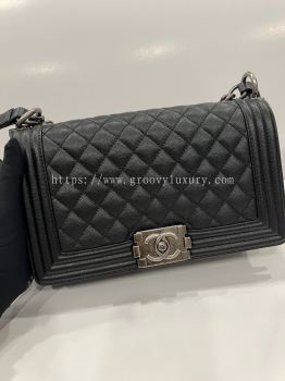 Preloved Unused Chanel Medium Boy Bag Black Caviar Ruthenium Hardware S260515-08