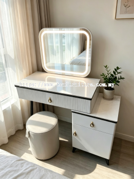 Modern Luxury Dressing Table Set