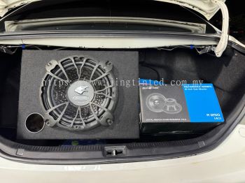 Toyota Camry Install America sound reference seriea 12inci woofer