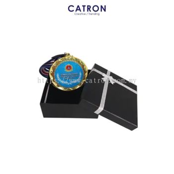N8206 - CRYSTAL HANGING MEDAL