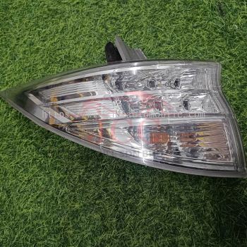 TOYOTA ESTIMA (ACR50) WHITE REAR TAIL LAMP (RH) [2F-6A-D1044]