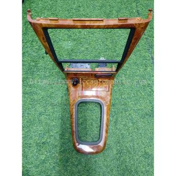 NISSAN SENTRA/SYLPHY N16 CENTER RADIO PANEL WITH GEAR COVER [2E-4B-D2579]