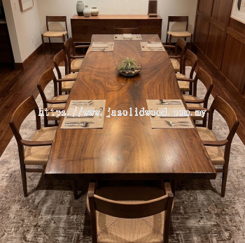 The Dynasty Grand Banquet Table