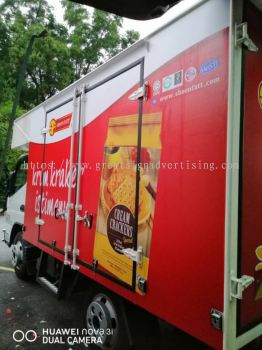 TOP RECOMMENDED LORRY STICKER INSTALLER TEAM IN JOHOR BAHRU (JB) & MALAYSIA