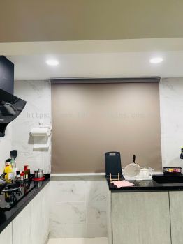 lakefield-sg-besi-roller-blind-dry-kitchen.jpg