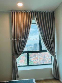 S-Fold Curtain with Memory Shaping and Centre Hook Stopper Function at The Treez Bukit Jalil
