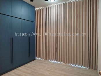 Akemiuchi Prism Memory Shaped S-Fold Dimout Curtain For Master Bedroom At Lakefront Homes Cyberjaya
