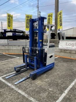 Electric Reach Trucks