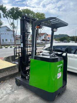 Toyota 1.5 Ton Reach Truck ( 7FBR15-29001)