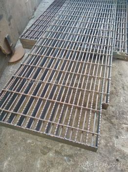 Galvanized Mild Steel Grating (Custom Design)