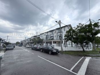 Taman Pulai Mutiara   Rare Corner Unit for Sale