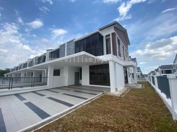 Rini Home 8 @ Taman Mutiara Rini   Double Storey Terrace End Lot with Extra Land for Sale